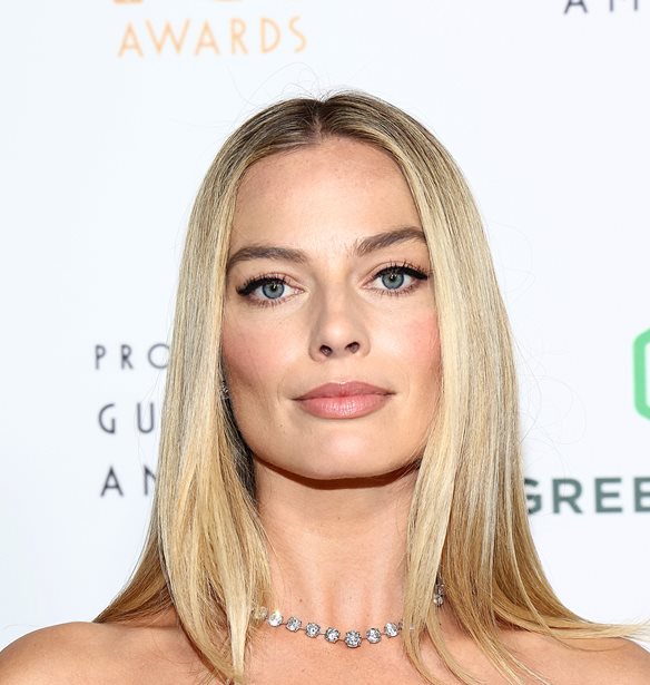 Margot Robbie | &#x39C;&#x3B5; &#x3BD;&#x3AD;&#x3BF; look &#x3C0;&#x3BF;&#x3C5; &#x3BA;&#x3BF;&#x3BB;&#x3B1;&#x3BA;&#x3B5;&#x3CD;&#x3B5;&#x3B9; &#x3CC;&#x3BB;&#x3B5;&#x3C2; &#x3C4;&#x3B9;&#x3C2; &#x3B3;&#x3C5;&#x3BD;&#x3B1;&#x3AF;&#x3BA;&#x3B5;&#x3C2;