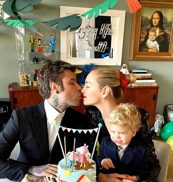 Chiara Ferragni |  &#x393;&#x3B9;&#x3CC;&#x3C1;&#x3C4;&#x3B1;&#x3C3;&#x3B5; &#x3C4;&#x3B1; 2&#x3B1; &#x3B3;&#x3B5;&#x3BD;&#x3AD;&#x3B8;&#x3BB;&#x3B9;&#x3B1; &#x3C4;&#x3BF;&#x3C5; &#x3B3;&#x3B9;&#x3BF;&#x3C5; &#x3C4;&#x3B7;&#x3C2;  &#x3C3;&#x3C4;&#x3BF; &#x3C3;&#x3C0;&#x3AF;&#x3C4;&#x3B9;