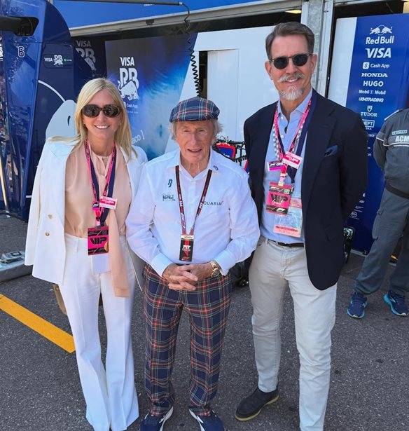 &#x39C;arie Chantal | &#x3A4;&#x3BF; &#x3BB;&#x3B5;&#x3C5;&#x3BA;&#x3CC; Gabriela Hearst &#x3BA;&#x3BF;&#x3C3;&#x3C4;&#x3BF;&#x3CD;&#x3BC;&#x3B9; &#x3C4;&#x3B7;&#x3C2; &#x3BA;&#x3B1;&#x3B9; &#x3B7; &#x3C0;&#x3CC;&#x3B6;&#x3B1; &#x3BC;&#x3B5; &#x3C3;&#x3C5;&#x3B3;&#x3B3;&#x3B5;&#x3BD;&#x3AE; &#x3C4;&#x3B7;&#x3C2; &#x3C0;&#x3C1;&#x3B9;&#x3B3;&#x3BA;&#x3AF;&#x3C0;&#x3B9;&#x3C3;&#x3C3;&#x3B1;&#x3C2; Diana