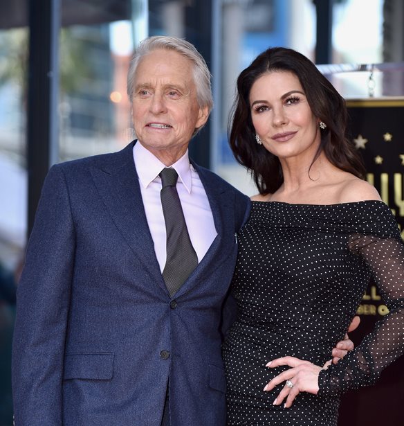 &#x395;&#x3C0;&#x3AD;&#x3C4;&#x3B5;&#x3B9;&#x3BF;&#x3C2; &#x3B3;&#x3B9;&#x3B1; &#x3C4;&#x3B7;&#x3BD; Catherine Zeta Jones &#x3BA;&#x3B1;&#x3B9; &#x3C4;&#x3BF;&#x3BD; Michael Douglas| &quot;&#x389;&#x3BC;&#x3BF;&#x3C5;&#x3BD; &#x3AD;&#x3BD;&#x3B1;&#x3C2; &#x3C0;&#x3BF;&#x3BB;&#x3CD; &#x3C4;&#x3C5;&#x3C7;&#x3B5;&#x3C1;&#x3CC;&#x3C2; &#x3AC;&#x3BD;&#x3B4;&#x3C1;&#x3B1;&#x3C2;&quot; &#x3B3;&#x3C1;&#x3AC;&#x3C6;&#x3B5;&#x3B9; &#x3BF; Douglas
