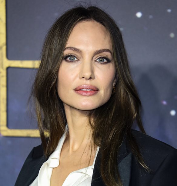 Angelina Jolie | &#x39F; &#x3C6;&#x3B7;&#x3BC;&#x3BF;&#x3BB;&#x3BF;&#x3B3;&#x3BF;&#x3CD;&#x3BC;&#x3B5;&#x3BD;&#x3BF;&#x3C2; &#x3BD;&#x3AD;&#x3BF;&#x3C2; &#x3C3;&#x3CD;&#x3BD;&#x3C4;&#x3C1;&#x3BF;&#x3C6;&#x3CC;&#x3C2; &#x3C4;&#x3B7;&#x3C2; &#x3B5;&#x3AF;&#x3BD;&#x3B1;&#x3B9; &#x3B3;&#x3CC;&#x3BD;&#x3BF;&#x3C2; &#x3BC;&#x3B9;&#x3B1;&#x3C2; &#x3B1;&#x3C0;&#x3CC; &#x3C4;&#x3B9;&#x3C2; &#x3C0;&#x3B9;&#x3BF; &#x3C0;&#x3BB;&#x3BF;&#x3CD;&#x3C3;&#x3B9;&#x3B5;&#x3C2; &#x3BF;&#x3B9;&#x3BA;&#x3BF;&#x3B3;&#x3AD;&#x3BD;&#x3B5;&#x3B9;&#x3B5;&#x3C2; &#x3C3;&#x3C4;&#x3BF;&#x3BD; &#x3BA;&#x3CC;&#x3C3;&#x3BC;&#x3BF;