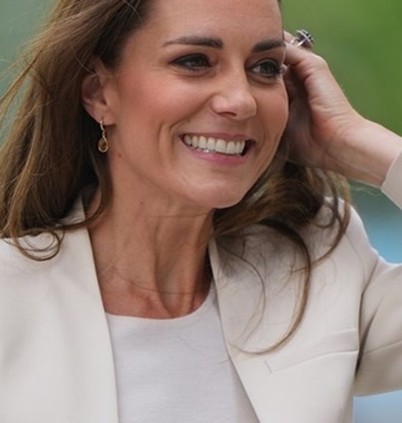 Kate Middleton | &#x397; &#x3B1;&#x3B3;&#x3B1;&#x3C0;&#x3B7;&#x3BC;&#x3AD;&#x3BD;&#x3B7; &#x3C4;&#x3B7;&#x3C2; &#x3C3;&#x3B1;&#x3BB;&#x3AC;&#x3C4;&#x3B1; &#x3AD;&#x3C7;&#x3B5;&#x3B9; &#x3AC;&#x3C1;&#x3C9;&#x3BC;&#x3B1; &#x395;&#x3BB;&#x3BB;&#x3AC;&#x3B4;&#x3B1;&#x3C2;