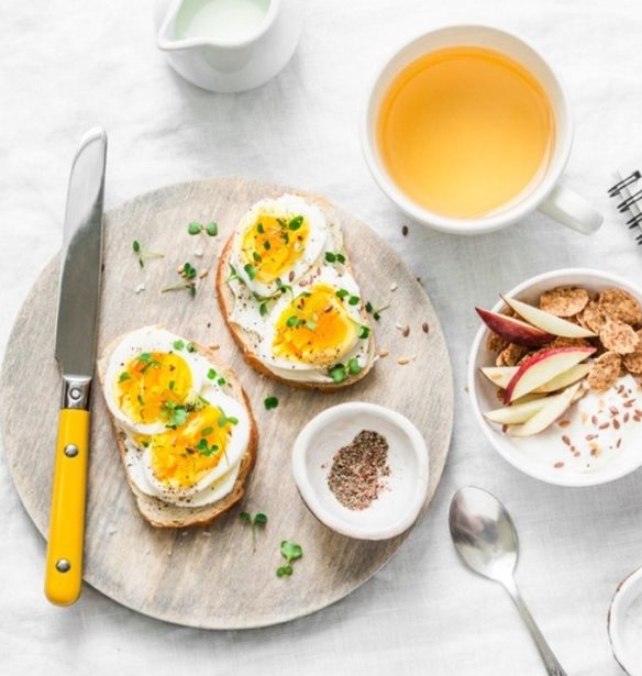 Το λάθος που κάνεις στο πρωινό (και οι top τροφές για ενέργεια το πρωί!)