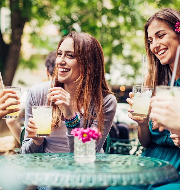 4 &#x3B4;&#x3C1;&#x3BF;&#x3C3;&#x3B5;&#x3C1;&#x3AC; cocktails &#x3B3;&#x3B9;&#x3B1; &#x3BD;&#x3B1; &#x3C6;&#x3C4;&#x3B9;&#x3AC;&#x3BE;&#x3B5;&#x3B9;&#x3C2; &#x3C4;&#x3B7;&#x3BD; &#x3C6;&#x3B5;&#x3C4;&#x3B9;&#x3BD;&#x3AE; &#x386;&#x3BD;&#x3BF;&#x3B9;&#x3BE;&#x3B7;