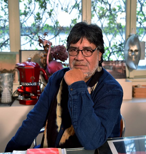 &#x3A0;&#x3AD;&#x3B8;&#x3B1;&#x3BD;&#x3B5; &#x3B1;&#x3C0;&#x3CC; &#x3BA;&#x3BF;&#x3C1;&#x3C9;&#x3BD;&#x3BF;&#x3CA;&#x3CC; &#x3BF; &#x3A7;&#x3B9;&#x3BB;&#x3B9;&#x3B1;&#x3BD;&#x3CC;&#x3C2; &#x3C3;&#x3C5;&#x3B3;&#x3B3;&#x3C1;&#x3B1;&#x3C6;&#x3AD;&#x3B1;&#x3C2;, Luis Sepulveda