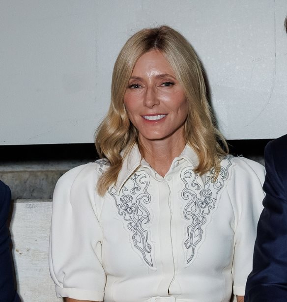 Marie Chantal | &#x39C;&#x3B5; &#x3BB;&#x3B5;&#x3C5;&#x3BA;&#x3CC; &#x3C3;&#x3B5;&#x3BC;&#x3B9;&#x3B6;&#x3B9;&#x3AD; &#x3C6;&#x3CC;&#x3C1;&#x3B5;&#x3BC;&#x3B1; &#x3C3;&#x3C4;&#x3BF; &#x397;&#x3C1;&#x3CE;&#x3B4;&#x3B5;&#x3B9;&#x3BF;