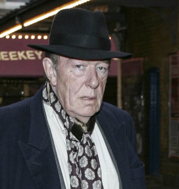 Sir Michael Gambon | &#x3A0;&#x3AD;&#x3B8;&#x3B1;&#x3BD;&#x3B5; &#x3BF; &#x3B7;&#x3B8;&#x3BF;&#x3C0;&#x3BF;&#x3B9;&#x3CC;&#x3C2; &#x3C0;&#x3BF;&#x3C5; &#x3C5;&#x3C0;&#x3BF;&#x3B4;&#x3CD;&#x3B8;&#x3B7;&#x3BA;&#x3B5; &#x3C4;&#x3BF;&#x3BD; Dumbledore &#x3C3;&#x3C4;&#x3BF;&#x3BD; Harry Potter