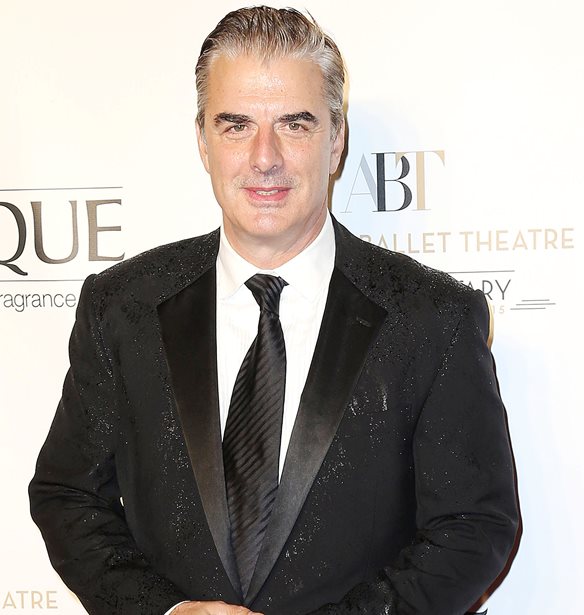 Chris Noth | &#x39F; Mr. Big &#x3B5;&#x3AF;&#x3BD;&#x3B1;&#x3B9; &#x3B6;&#x3C9;&#x3BD;&#x3C4;&#x3B1;&#x3BD;&#x3CC;&#x3C2; &#x3BA;&#x3B1;&#x3B9; &#x3C6;&#x3BB;&#x3B5;&#x3C1;&#x3C4;&#x3AC;&#x3C1;&#x3B5;&#x3B9; &#x3BC;&#x3B5; &#x3C4;&#x3B7;&#x3BD; &#x3B3;&#x3C5;&#x3BC;&#x3BD;&#x3AC;&#x3C3;&#x3C4;&#x3C1;&#x3B9;&#x3B1; &#x3C4;&#x3BF;&#x3C5; Peloton