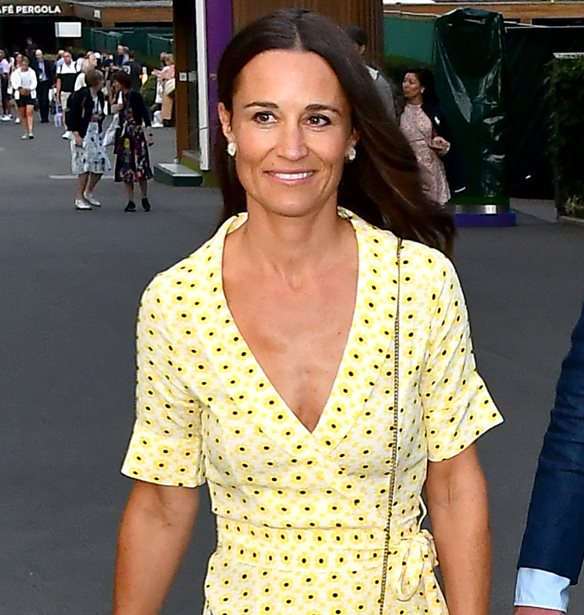 Pippa Middleton | &#x388;&#x3B3;&#x3BA;&#x3C5;&#x3BF;&#x3C2; &#x3C3;&#x3C4;&#x3BF; &#x3C4;&#x3C1;&#x3AF;&#x3C4;&#x3BF; &#x3C4;&#x3B7;&#x3C2; &#x3C0;&#x3B1;&#x3B9;&#x3B4;&#x3AF;; &#x397; &#x3B5;&#x3BC;&#x3C6;&#x3AC;&#x3BD;&#x3B9;&#x3C3;&#x3B7; &#x3BC;&#x3B5; &#x3C6;&#x3BF;&#x3C5;&#x3C3;&#x3BA;&#x3C9;&#x3BC;&#x3AD;&#x3BD;&#x3B7; &#x3BA;&#x3BF;&#x3B9;&#x3BB;&#x3AF;&#x3C4;&#x3C3;&#x3B1; &#x3C3;&#x3C4;&#x3BF; Buckingham Palace