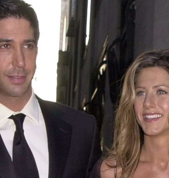 &#x397; Jennifer Aniston &#x3BA;&#x3B1;&#x3B9; &#x3BF; David Schwimmer &#x3B5;&#x3AF;&#x3BD;&#x3B1;&#x3B9; &#x3BC;&#x3B1;&#x3B6;&#x3AF;;