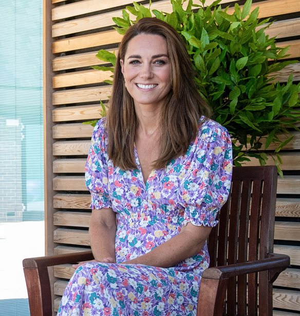 &#x397; Kate Middleton &#x3B1;&#x3C0;&#x3BF;&#x3BA;&#x3AC;&#x3BB;&#x3C5;&#x3C8;&#x3B5; &#x3AD;&#x3BD;&#x3B1; &#x3B1;&#x3BE;&#x3B9;&#x3BF;&#x3BB;&#x3AC;&#x3C4;&#x3C1;&#x3B5;&#x3C5;&#x3C4;&#x3BF; &#x3C0;&#x3B5;&#x3C1;&#x3B9;&#x3C3;&#x3C4;&#x3B1;&#x3C4;&#x3B9;&#x3BA;&#x3CC; &#x3BC;&#x3B5; &#x3C4;&#x3BF;&#x3C5;&#x3C2; &#x3B4;&#x3CD;&#x3BF; &#x3B3;&#x3B9;&#x3BF;&#x3C5;&#x3C2; &#x3C4;&#x3B7;&#x3C2;