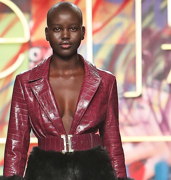 &#x397; Adut Akech &#x3C3;&#x3B5; &#x3BC;&#x3B9;&#x3B1; &#x3C3;&#x3C5;&#x3BD;&#x3AD;&#x3BD;&#x3C4;&#x3B5;&#x3C5;&#x3BE;&#x3B7; &#x3BC;&#x3B5; &#x3C4;&#x3B7; Naomi Campbell