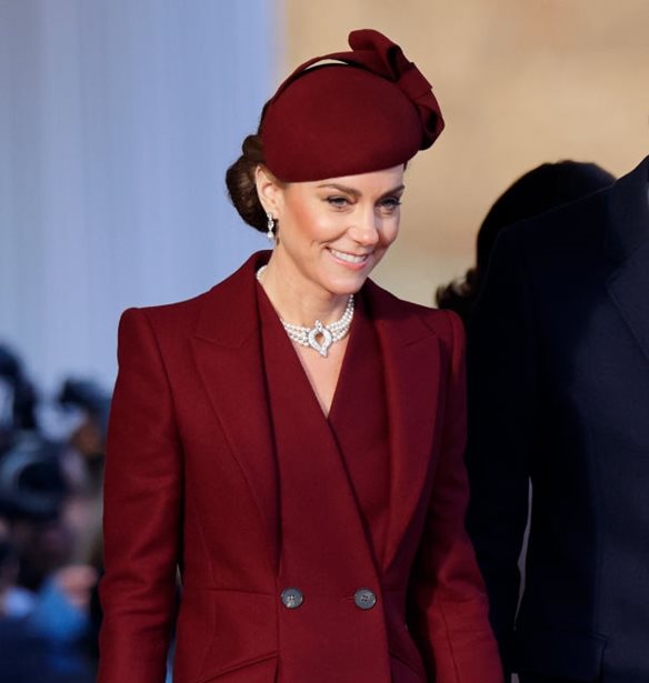 Kate Middleton | &#x397; &#x3C0;&#x3C1;&#x3CE;&#x3C4;&#x3B7; &#x3B4;&#x3B7;&#x3BC;&#x3CC;&#x3C3;&#x3B9;&#x3B1; &#x3B5;&#x3BC;&#x3C6;&#x3AC;&#x3BD;&#x3B9;&#x3C3;&#x3B7; &#x3BC;&#x3B5; &#x3C4;&#x3BF;&#x3BD; &#x3C0;&#x3C1;&#x3AF;&#x3B3;&#x3BA;&#x3B9;&#x3C0;&#x3B1; William &#x3BC;&#x3B5;&#x3C4;&#x3AC; &#x3C4;&#x3B7;&#x3BD; &#x3B5;&#x3C5;&#x3C7;&#x3AC;&#x3C1;&#x3B9;&#x3C3;&#x3C4;&#x3B7; &#x3B1;&#x3C0;&#x3BF;&#x3BA;&#x3AC;&#x3BB;&#x3C5;&#x3C8;&#x3B7;