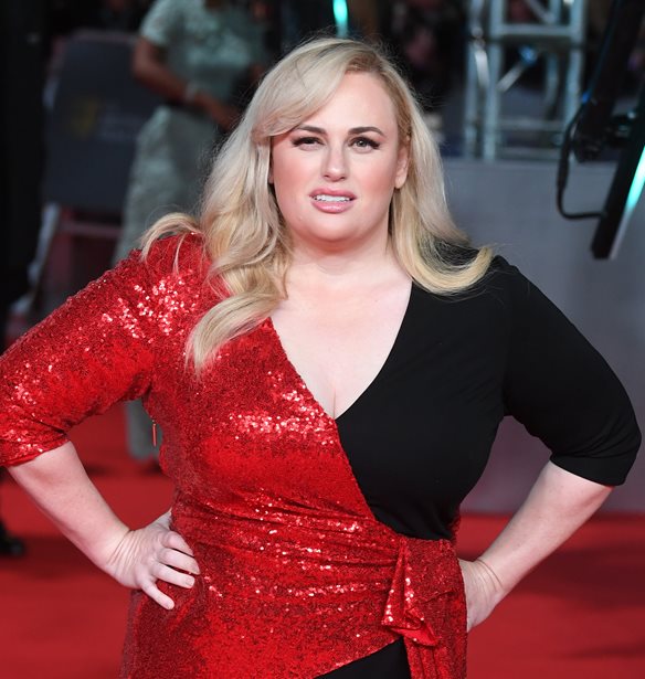 Rebel Wilson | &#x397; &#x3C6;&#x3C9;&#x3C4;&#x3BF;&#x3B3;&#x3C1;&#x3B1;&#x3C6;&#x3AF;&#x3B1; &#x3BC;&#x3B5; &#x3C4;&#x3B7; &#x27;&#x3BC;&#x3AD;&#x3C3;&#x3B7;-&#x3B4;&#x3B1;&#x3C7;&#x3C4;&#x3C5;&#x3BB;&#x3AF;&#x3B4;&#x3B9;&#x27; &#x3BC;&#x3B5;&#x3C4;&#x3AC; &#x3C4;&#x3B7;&#x3BD; &#x3B1;&#x3C0;&#x3CE;&#x3BB;&#x3B5;&#x3B9;&#x3B1; &#x3B2;&#x3AC;&#x3C1;&#x3BF;&#x3C5;&#x3C2;