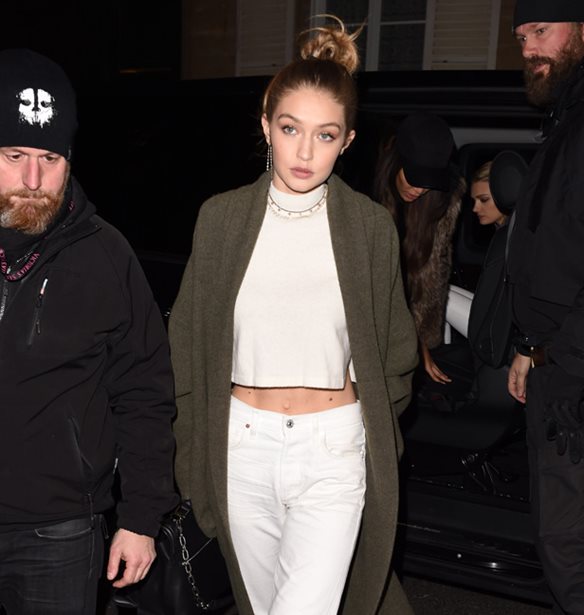 Gigi Hadid- Natalie Portman: &#x3A0;&#x3BF;&#x3CD; &#x3C4;&#x3B9;&#x3C2; &#x3B5;&#x3BD;&#x3C4;&#x3CC;&#x3C0;&#x3B9;&#x3C3;&#x3B5; &#x3BF; &#x3C6;&#x3C9;&#x3C4;&#x3BF;&#x3B3;&#x3C1;&#x3B1;&#x3C6;&#x3B9;&#x3BA;&#x3CC;&#x3C2; &#x3C6;&#x3B1;&#x3BA;&#x3CC;&#x3C2;;