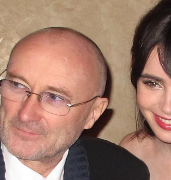&#x397; Lily Collins &#x3B5;&#x3CD;&#x3C7;&#x3B5;&#x3C4;&#x3B1;&#x3B9; &#x3C7;&#x3C1;&#x3CC;&#x3BD;&#x3B9;&#x3B1; &#x3C0;&#x3BF;&#x3BB;&#x3BB;&#x3AC; &#x3C3;&#x3C4;&#x3BF;&#x3BD; &#x3B4;&#x3B9;&#x3AC;&#x3C3;&#x3B7;&#x3BC;&#x3BF; &#x3BC;&#x3C0;&#x3B1;&#x3BC;&#x3C0;&#x3AC; &#x3C4;&#x3B7;&#x3C2; &#x3BC;&#x3B5; &#x3C4;&#x3BF; &#x3C0;&#x3B9;&#x3BF; &#x3C4;&#x3C1;&#x3C5;&#x3C6;&#x3B5;&#x3C1;&#x3CC; &#x3AC;&#x3BB;&#x3BC;&#x3C0;&#x3BF;&#x3C5;&#x3BC; &#x3C6;&#x3C9;&#x3C4;&#x3BF;&#x3B3;&#x3C1;&#x3B1;&#x3C6;&#x3B9;&#x3CE;&#x3BD;