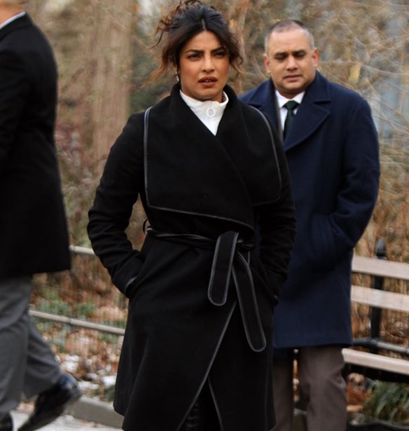 Priyanka Chopra- Zayn Malik: &#x3A0;&#x3BF;&#x3CD; &#x3C4;&#x3BF;&#x3C5;&#x3C2; &#x3B5;&#x3BD;&#x3C4;&#x3CC;&#x3C0;&#x3B9;&#x3C3;&#x3B5; &#x3BF; &#x3C6;&#x3C9;&#x3C4;&#x3BF;&#x3B3;&#x3C1;&#x3B1;&#x3C6;&#x3B9;&#x3BA;&#x3CC;&#x3C2; &#x3C6;&#x3B1;&#x3BA;&#x3CC;&#x3C2;;