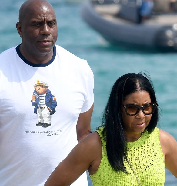 Magic Johnson | &#x3A6;&#x3C9;&#x3C4;&#x3BF;&#x3B3;&#x3C1;&#x3B1;&#x3C6;&#x3AF;&#x3B5;&#x3C2; &#x3B1;&#x3C0;&#x3CC; &#x3C4;&#x3B9;&#x3C2; &#x3B4;&#x3B9;&#x3B1;&#x3BA;&#x3BF;&#x3C0;&#x3AD;&#x3C2; &#x3C4;&#x3BF;&#x3C5; &#x3C3;&#x3B5; &#x39A;&#x3AD;&#x3C1;&#x3BA;&#x3C5;&#x3C1;&#x3B1; &#x3BA;&#x3B1;&#x3B9; &#x399;&#x3B8;&#x3AC;&#x3BA;&#x3B7;