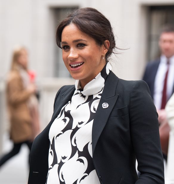 &#x397; Meghan Markle &#x3C6;&#x3CC;&#x3C1;&#x3B5;&#x3C3;&#x3B5; &#x3BC;&#x3AF;&#x3BD;&#x3B9; &#x3BA;&#x3B1;&#x3B9; &#x3AE;&#x3C4;&#x3B1;&#x3BD; &#x3B5;&#x3BD;&#x3C4;&#x3C5;&#x3C0;&#x3C9;&#x3C3;&#x3B9;&#x3B1;&#x3BA;&#x3AE;