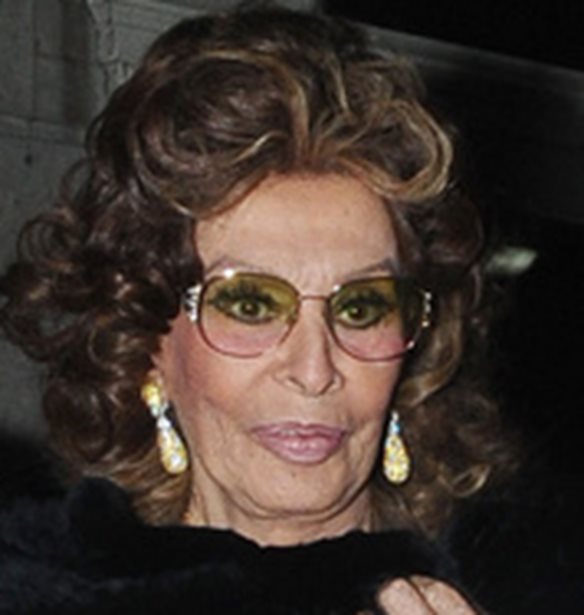 Sophia L&#x3BF;ren | &#x395;&#x3C0;&#x3B9;&#x3C3;&#x3C4;&#x3C1;&#x3AD;&#x3C6;&#x3B5;&#x3B9; &#x3C3;&#x3C4;&#x3BF;&#x3BD; &#x3BA;&#x3B9;&#x3BD;&#x3B7;&#x3BC;&#x3B1;&#x3C4;&#x3BF;&#x3B3;&#x3C1;&#x3AC;&#x3C6;&#x3BF;