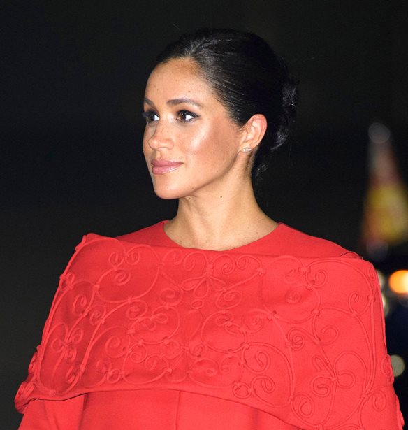 Meghan Markle: &#x39C;&#x3B5; &#x3BA;&#x3CC;&#x3BA;&#x3BA;&#x3B9;&#x3BD;&#x3BF; &#x3C6;&#x3CC;&#x3C1;&#x3B5;&#x3BC;&#x3B1; Valentino &#x3C3;&#x3C4;&#x3BF; &#x39C;&#x3B1;&#x3C1;&#x3CC;&#x3BA;&#x3BF;