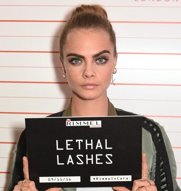 Cara Delevingne: &#x3A4;&#x3B1; &#x3C9;&#x3C1;&#x3B1;&#x3B9;&#x3CC;&#x3C4;&#x3B5;&#x3C1;&#x3B1; looks &#x3C4;&#x3B7;&#x3C2; &#x3B1;&#x3C0;&#x3CC; &#x3C4;&#x3B9;&#x3C2; &#x3C0;&#x3B9;&#x3BF; &#x3C0;&#x3C1;&#x3CC;&#x3C3;&#x3C6;&#x3B1;&#x3C4;&#x3B5;&#x3C2; &#x3B5;&#x3BC;&#x3C6;&#x3B1;&#x3BD;&#x3AF;&#x3C3;&#x3B5;&#x3B9;&#x3C2; &#x3C4;&#x3B7;&#x3C2;