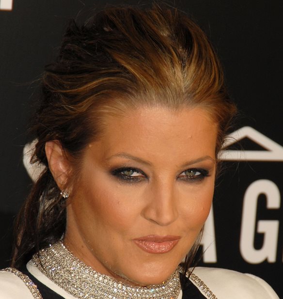 Lisa Marie Presley | &#x3A0;&#x3AD;&#x3B8;&#x3B1;&#x3BD;&#x3B5; &#x3B7; &#x3BA;&#x3CC;&#x3C1;&#x3B7; &#x3C4;&#x3BF;&#x3C5; Elvis Presley &#x3C3;&#x3B5; &#x3B7;&#x3BB;&#x3B9;&#x3BA;&#x3AF;&#x3B1; 54 &#x3B5;&#x3C4;&#x3CE;&#x3BD;