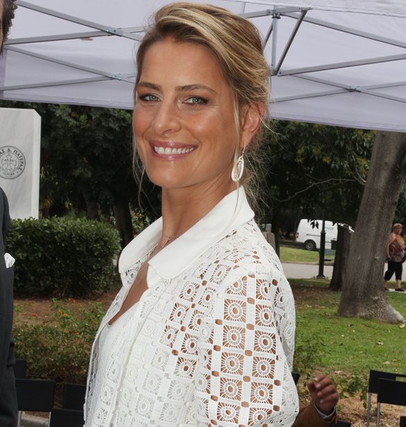 &#x3A4;&#x3B1;&#x3C4;&#x3B9;&#x3AC;&#x3BD;&#x3B1; &#x39C;&#x3C0;&#x3BB;&#x3AC;&#x3C4;&#x3BD;&#x3B9;&#x3BA; | &#x397; casual chic &#x3B5;&#x3BC;&#x3C6;&#x3AC;&#x3BD;&#x3B9;&#x3C3;&#x3B7; &#x3BC;&#x3B5; &#x3BB;&#x3B5;&#x3C5;&#x3BA;&#x3CC; &#x3B4;&#x3B1;&#x3BD;&#x3C4;&#x3B5;&#x3BB;&#x3AD;&#x3BD;&#x3B9;&#x3BF; &#x3C0;&#x3BF;&#x3C5;&#x3BA;&#x3AC;&#x3BC;&#x3B9;&#x3C3;&#x3BF; &#x3BA;&#x3B1;&#x3B9; &#x3B4;&#x3B5;&#x3C1;&#x3BC;&#x3AC;&#x3C4;&#x3B9;&#x3BD;&#x3B1; loafers