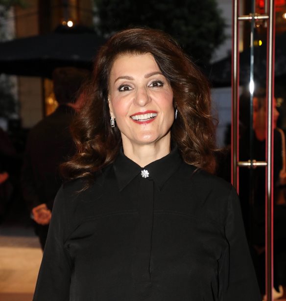 Nia Vardalos | &#x3A7;&#x3AD;&#x3C1;&#x3B9; - &#x3C7;&#x3AD;&#x3C1;&#x3B9; &#x3C3;&#x3B5; &#x3C3;&#x3C0;&#x3AC;&#x3BD;&#x3B9;&#x3B1; &#x3B5;&#x3BC;&#x3C6;&#x3AC;&#x3BD;&#x3B9;&#x3C3;&#x3B7; &#x3BC;&#x3B5; &#x3C4;&#x3BF;&#x3BD; &#x388;&#x3BB;&#x3BB;&#x3B7;&#x3BD;&#x3B1; &#x3C3;&#x3CD;&#x3BD;&#x3C4;&#x3C1;&#x3BF;&#x3C6;&#x3CC; &#x3C4;&#x3B7;&#x3C2;