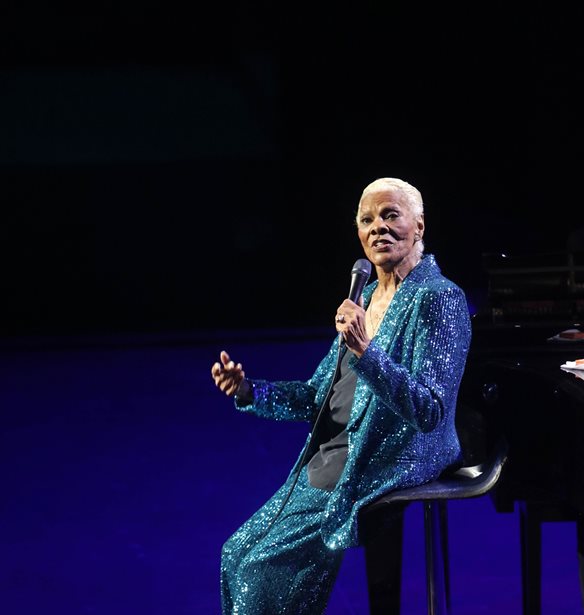 &#x397; Dionne Warwick &#x3C3;&#x3C4;&#x3BF; &#x397;&#x3C1;&#x3CE;&#x3B4;&#x3B5;&#x3B9;&#x3BF; | &#x39F; Jean Paul Gaultier &#x3BA;&#x3B1;&#x3B9; &#x3BF;&#x3B9; &#x3BA;&#x3B1;&#x3BB;&#x3B5;&#x3C3;&#x3BC;&#x3AD;&#x3BD;&#x3BF;&#x3B9; &#x3C0;&#x3BF;&#x3C5; &quot;&#x3C4;&#x3B1;&#x3BE;&#x3AF;&#x3B4;&#x3B5;&#x3C8;&#x3B1;&#x3BD;&quot; &#x3BC;&#x3B5; &#x3C4;&#x3B7; &#x3C6;&#x3C9;&#x3BD;&#x3AE; &#x3C4;&#x3B7;&#x3C2; &#x3B8;&#x3C1;&#x3C5;&#x3BB;&#x3B9;&#x3BA;&#x3AE;&#x3C2; &#x3B5;&#x3C1;&#x3BC;&#x3B7;&#x3BD;&#x3B5;&#x3CD;&#x3C4;&#x3C1;&#x3B9;&#x3B1;&#x3C2;