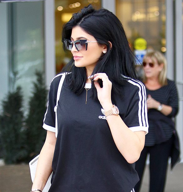 &#x3A0;&#x3CE;&#x3C2; &#x3B7; Kylie Jenner &#x3AC;&#x3BB;&#x3BB;&#x3B1;&#x3BE;&#x3B5; &#x3C4;&#x3BF;&#x3C5;&#x3C2; &#x3BA;&#x3B1;&#x3BD;&#x3CC;&#x3BD;&#x3B5;&#x3C2; &#x3C4;&#x3C9;&#x3BD; online &#x3C0;&#x3C9;&#x3BB;&#x3AE;&#x3C3;&#x3B5;&#x3C9;&#x3BD;