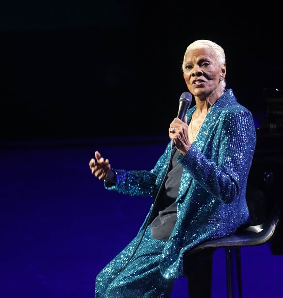 &#x397; Dionne Warwick &#x3C3;&#x3C4;&#x3BF; &#x397;&#x3C1;&#x3CE;&#x3B4;&#x3B5;&#x3B9;&#x3BF; | &#x39F; Jean Paul Gaultier &#x3BA;&#x3B1;&#x3B9; &#x3BF;&#x3B9; &#x3BA;&#x3B1;&#x3BB;&#x3B5;&#x3C3;&#x3BC;&#x3AD;&#x3BD;&#x3BF;&#x3B9; &#x3C0;&#x3BF;&#x3C5; &quot;&#x3C4;&#x3B1;&#x3BE;&#x3AF;&#x3B4;&#x3B5;&#x3C8;&#x3B1;&#x3BD;&quot; &#x3BC;&#x3B5; &#x3C4;&#x3B7; &#x3C6;&#x3C9;&#x3BD;&#x3AE; &#x3C4;&#x3B7;&#x3C2; &#x3B8;&#x3C1;&#x3C5;&#x3BB;&#x3B9;&#x3BA;&#x3AE;&#x3C2; &#x3B5;&#x3C1;&#x3BC;&#x3B7;&#x3BD;&#x3B5;&#x3CD;&#x3C4;&#x3C1;&#x3B9;&#x3B1;&#x3C2;