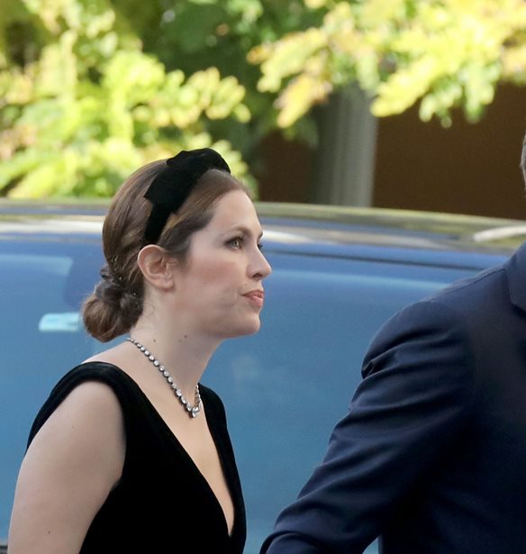 Dasha Zhukova - &#x3A3;&#x3C4;&#x3B1;&#x3CD;&#x3C1;&#x3BF;&#x3C2; &#x39D;&#x3B9;&#x3AC;&#x3C1;&#x3C7;&#x3BF;&#x3C2; | &#x3A0;&#x3BF;&#x3B6;&#x3AC;&#x3C1;&#x3BF;&#x3C5;&#x3BD; &#x3B1;&#x3B3;&#x3BA;&#x3B1;&#x3BB;&#x3B9;&#x3AC; &#x3B1;&#x3C0;&#x3BF;&#x3BB;&#x3B1;&#x3BC;&#x3B2;&#x3AC;&#x3BD;&#x3BF;&#x3BD;&#x3C4;&#x3B1;&#x3C2; &#x3C4;&#x3B7;&#x3BD; &#x3B7;&#x3BC;&#x3AD;&#x3C1;&#x3B1; &#x3C4;&#x3BF;&#x3C5; &#x391;&#x3B3;&#x3AF;&#x3BF;&#x3C5; &#x392;&#x3B1;&#x3BB;&#x3B5;&#x3BD;&#x3C4;&#x3AF;&#x3BD;&#x3BF;&#x3C5;