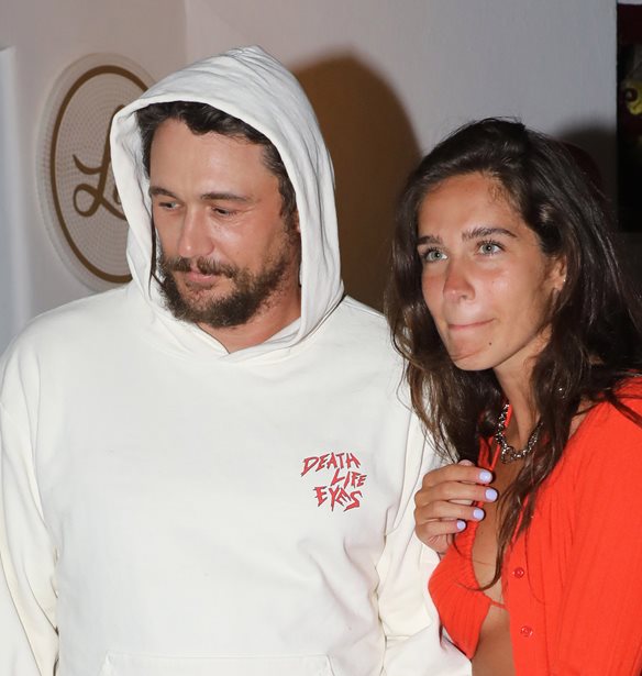 &#x39F; James Franco &#x3BA;&#x3B1;&#x3B9; &#x3B7; Izabel Pakzad &#x3BA;&#x3AC;&#x3BD;&#x3BF;&#x3C5;&#x3BD; &#x3B4;&#x3B9;&#x3B1;&#x3BA;&#x3BF;&#x3C0;&#x3AD;&#x3C2; &#x3C3;&#x3C4;&#x3B7; &#x39C;&#x3CD;&#x3BA;&#x3BF;&#x3BD;&#x3BF; - &#x3A4;&#x3BF; &#x3C3;&#x3AD;&#x3BE;&#x3B9; &#x3BC;&#x3C0;&#x3B9;&#x3BA;&#x3AF;&#x3BD;&#x3B9; &#x3C4;&#x3B7;&#x3C2; &#x3B7;&#x3B8;&#x3BF;&#x3C0;&#x3BF;&#x3B9;&#x3BF;&#x3CD;