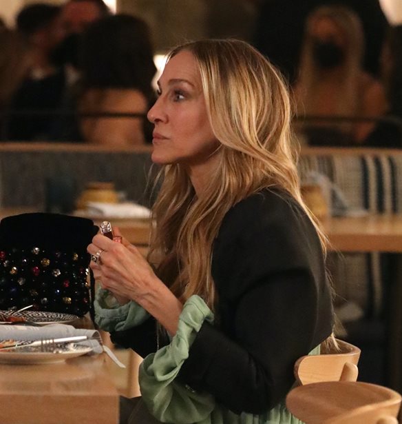 And Just Like That | &#x39F; &#x3B2;&#x3C1;&#x3B1;&#x3B2;&#x3B5;&#x3C5;&#x3BC;&#x3AD;&#x3BD;&#x3BF;&#x3C2; &#x3BC;&#x3B5; &#x38C;&#x3C3;&#x3BA;&#x3B1;&#x3C1; &#x3BA;&#x3B1;&#x3BB;&#x3BB;&#x3B9;&#x3C4;&#x3AD;&#x3C7;&#x3BD;&#x3B7;&#x3C2; &#x3C0;&#x3BF;&#x3C5; &#x3B8;&#x3B1; &#x3C3;&#x3C5;&#x3BC;&#x3BC;&#x3B5;&#x3C4;&#x3AD;&#x3C7;&#x3B5;&#x3B9; &#x3C3;&#x3C4;&#x3B7; &#x3B4;&#x3B5;&#x3CD;&#x3C4;&#x3B5;&#x3C1;&#x3B7; &#x3C3;&#x3B5;&#x3B6;&#x3CC;&#x3BD; &#x3C4;&#x3B7;&#x3C2; &#x3C3;&#x3B5;&#x3B9;&#x3C1;&#x3AC;&#x3C2;