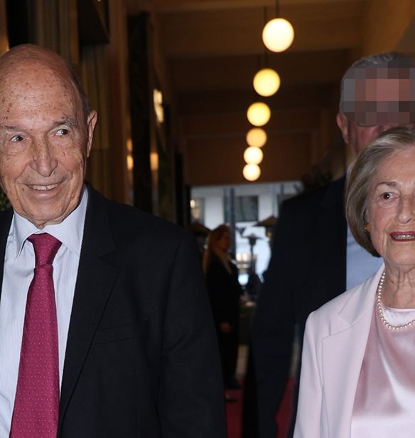 &#x3A0;&#x3AD;&#x3B8;&#x3B1;&#x3BD;&#x3B5; &#x3BF; &#x39A;&#x3CE;&#x3C3;&#x3C4;&#x3B1;&#x3C2; &#x3A3;&#x3B7;&#x3BC;&#x3AF;&#x3C4;&#x3B7;&#x3C2;