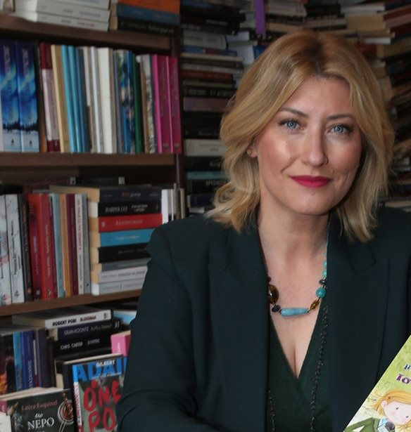 &#x3A3;&#x3AF;&#x3B1; &#x39A;&#x3BF;&#x3C3;&#x3B9;&#x3CE;&#x3BD;&#x3B7;: &quot;&#x397; &#x3BB;&#x3AC;&#x3BC;&#x3C8;&#x3B7; &#x3C3;&#x3C4;&#x3B1; &#x3BC;&#x3AC;&#x3C4;&#x3B9;&#x3B1; &#x3C4;&#x3BF;&#x3C5; &#x394;&#x3AE;&#x3BC;&#x3BF;&#x3C5; &#x3CC;&#x3C4;&#x3B1;&#x3BD; &#x3B5;&#x3AF;&#x3B4;&#x3B5; &#x3C4;&#x3BF; &#x3C0;&#x3B1;&#x3C1;&#x3B1;&#x3BC;&#x3CD;&#x3B8;&#x3B9; &#x3AE;&#x3C4;&#x3B1;&#x3BD; &#x3B7; &#x3B1;&#x3B3;&#x3B1;&#x3C0;&#x3B7;&#x3BC;&#x3AD;&#x3BD;&#x3B7; &#x3BC;&#x3BF;&#x3C5; &#x3C3;&#x3C4;&#x3B9;&#x3B3;&#x3BC;&#x3AE;&quot;