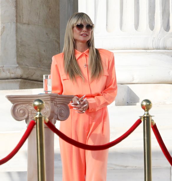 Heidi Klum | &#x3A4;&#x3B1;&#x3BE;&#x3AF;&#x3B4;&#x3B5;&#x3C8;&#x3B5; &#x3C3;&#x3C4;&#x3B7; &#x39C;&#x3CD;&#x3BA;&#x3BF;&#x3BD;&#x3BF; &#x3BC;&#x3B5; &#x3C4;&#x3BF; &#x3C0;&#x3BB;&#x3BF;&#x3AF;&#x3BF; &#x3C4;&#x3B7;&#x3C2; &#x3B3;&#x3C1;&#x3B1;&#x3BC;&#x3BC;&#x3AE;&#x3C2;