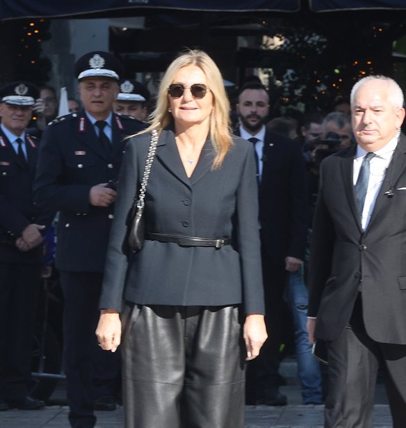 &#x39C;&#x3B1;&#x3C1;&#x3AD;&#x3B2;&#x3B1; &#x39C;&#x3B7;&#x3C4;&#x3C3;&#x3BF;&#x3C4;&#x3AC;&#x3BA;&#x3B7; | &#x397; &#x3B5;&#x3BC;&#x3C6;&#x3AC;&#x3BD;&#x3B9;&#x3C3;&#x3B7; &#x3BC;&#x3B5; cargo pants &#x3BA;&#x3B1;&#x3B9; bucket hat &#x3C3;&#x3B5; &#x3B3;&#x3AE;&#x3B9;&#x3BD;&#x3B5;&#x3C2; &#x3B1;&#x3C0;&#x3BF;&#x3C7;&#x3C1;&#x3CE;&#x3C3;&#x3B5;&#x3B9;&#x3C2;