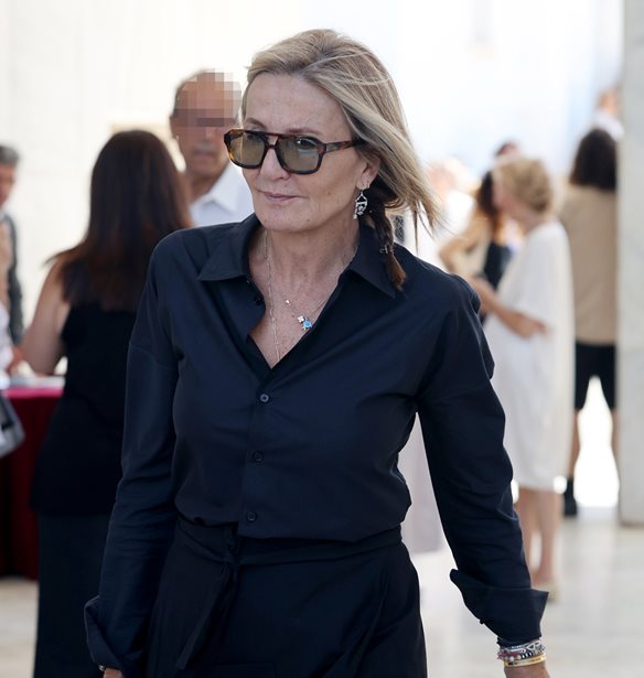 &#x397; &#x39C;&#x3B1;&#x3C1;&#x3AD;&#x3B2;&#x3B1; &#x39C;&#x3B7;&#x3C4;&#x3C3;&#x3BF;&#x3C4;&#x3AC;&#x3BA;&#x3B7; &#x3BC;&#x3B5; total black look | &#x3A4;&#x3BF; &#x3B4;&#x3B5;&#x3C1;&#x3BC;&#x3AC;&#x3C4;&#x3B9;&#x3BD;&#x3BF; cropped &#x3C0;&#x3B1;&#x3BD;&#x3C4;&#x3B5;&#x3BB;&#x3CC;&#x3BD;&#x3B9; &#x3BA;&#x3B1;&#x3B9; &#x3BF;&#x3B9; &#x3BC;&#x3C0;&#x3CC;&#x3C4;&#x3B5;&#x3C2;