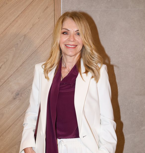 &#x397; &#x388;&#x3BB;&#x3BB;&#x3B7; &#x3A3;&#x3C4;&#x3AC;&#x3B7; &#x3BC;&#x3B5; neon &#x3C0;&#x3C1;&#x3AC;&#x3C3;&#x3B9;&#x3BD;&#x3BF; &#x3C4;&#x3B6;&#x3AC;&#x3BA;&#x3B5;&#x3C4; &#x3BA;&#x3B1;&#x3B9; sneakers &#x3C3;&#x3C4;&#x3BF; &#x3BA;&#x3AD;&#x3BD;&#x3C4;&#x3C1;&#x3BF; &#x3C4;&#x3B7;&#x3C2; &#x391;&#x3B8;&#x3AE;&#x3BD;&#x3B1;&#x3C2;