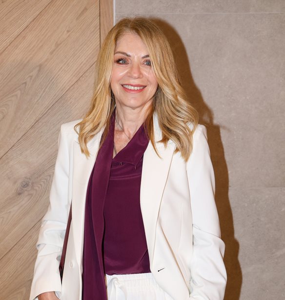 &#x397; &#x388;&#x3BB;&#x3BB;&#x3B7; &#x3A3;&#x3C4;&#x3AC;&#x3B7; &#x3BC;&#x3B5; &#x3BB;&#x3B5;&#x3C5;&#x3BA;&#x3CC; &#x3BA;&#x3BF;&#x3C3;&#x3C4;&#x3BF;&#x3CD;&#x3BC;&#x3B9; &#x3C0;&#x3BF;&#x3C5; &#x3AD;&#x3C7;&#x3B5;&#x3B9; &#x3C6;&#x3BF;&#x3C1;&#x3AD;&#x3C3;&#x3B5;&#x3B9; &#x3BE;&#x3B1;&#x3BD;&#x3AC; &#x3C3;&#x3B5; &#x3B2;&#x3C1;&#x3B1;&#x3B4;&#x3B9;&#x3BD;&#x3AE; &#x3AD;&#x3BE;&#x3BF;&#x3B4;&#x3BF;