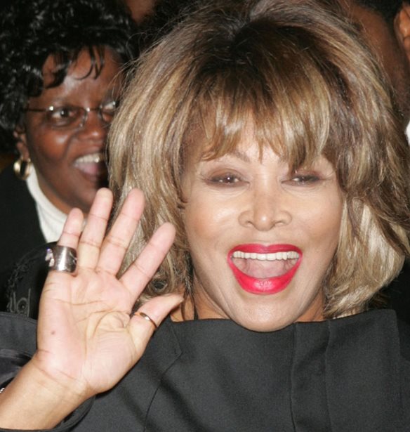 Tina Turner | &#x3A0;&#x3BF;&#x3B9;&#x3BF;&#x3C2; &#x3B8;&#x3B1; &#x3BA;&#x3BB;&#x3B7;&#x3C1;&#x3BF;&#x3BD;&#x3BF;&#x3BC;&#x3AE;&#x3C3;&#x3B5;&#x3B9; &#x3C4;&#x3B7;&#x3BD; &#x3B1;&#x3BC;&#x3CD;&#x3B8;&#x3B7;&#x3C4;&#x3B7; &#x3C0;&#x3B5;&#x3C1;&#x3B9;&#x3BF;&#x3C5;&#x3C3;&#x3AF;&#x3B1; &#x3C4;&#x3C9;&#x3BD; 250 &#x3B5;&#x3BA;&#x3B1;&#x3C4;&#x3BF;&#x3BC;&#x3BC;&#x3C5;&#x3C1;&#x3AF;&#x3C9;&#x3BD; &#x3B4;&#x3BF;&#x3BB;&#x3B1;&#x3C1;&#x3AF;&#x3C9;&#x3BD;