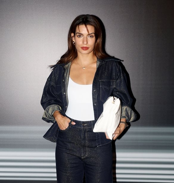 Η Τόνια Σωτηροπούλου με το δερμάτινο παντελόνι που θα φέρει αέρα ανανέωσης στο χειμερινό ντύσιμο