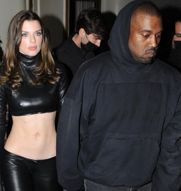 Kanye West | &#x388;&#x3BA;&#x3B1;&#x3BD;&#x3B5; &#x3C4;&#x3B7;&#x3BD; &#x3C0;&#x3C1;&#x3CE;&#x3C4;&#x3B7; &#x3C4;&#x3BF;&#x3C5; &#x3B5;&#x3C0;&#x3AF;&#x3C3;&#x3B7;&#x3BC;&#x3B7; &#x3B5;&#x3BC;&#x3C6;&#x3AC;&#x3BD;&#x3B9;&#x3C3;&#x3B7; &#x3C3;&#x3C4;&#x3BF; &#x3BA;&#x3CC;&#x3BA;&#x3BA;&#x3B9;&#x3BD;&#x3BF; &#x3C7;&#x3B1;&#x3BB;&#x3AF; &#x3BC;&#x3B5; &#x3C4;&#x3B7;&#x3BD; Julia Fox