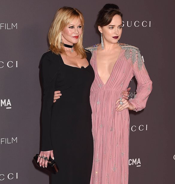 &#x397; Melanie Griffith &#x3BC;&#x3AC;&#x3C2; &#x3C3;&#x3C5;&#x3C3;&#x3C4;&#x3AE;&#x3BD;&#x3B5;&#x3B9; &#x3C4;&#x3BF;&#x3BD; 18&#x3C7;&#x3C1;&#x3BF;&#x3BD;&#x3BF; &#x3B5;&#x3B1;&#x3C5;&#x3C4;&#x3CC; &#x3C4;&#x3B7;&#x3C2;