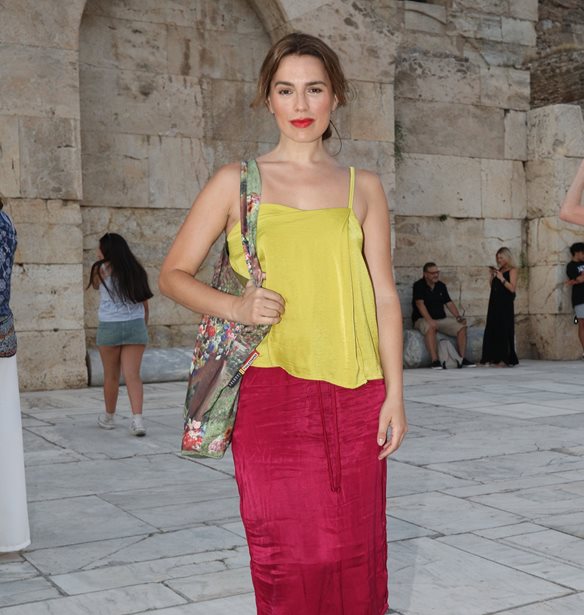 Melia Kreiling | &#x3A4;&#x3BF; &#x3C6;&#x3C9;&#x3C4;&#x3B5;&#x3B9;&#x3BD;&#x3CC; &#x3BA;&#x3C1;&#x3B1;&#x3B3;&#x3B9;&#x3CC;&#x3BD; &#x3C4;&#x3B7;&#x3C2; &#x3B5;&#x3AF;&#x3BD;&#x3B1;&#x3B9; &#x3BF; &#x3B4;&#x3B9;&#x3B1;&#x3C7;&#x3C1;&#x3BF;&#x3BD;&#x3B9;&#x3BA;&#x3CC;&#x3C2; &#x3C4;&#x3C1;&#x3CC;&#x3C0;&#x3BF;&#x3C2; &#x3B3;&#x3B9;&#x3B1; &#x3BD;&#x3B1; &#x3B1;&#x3BD;&#x3B1;&#x3B4;&#x3B5;&#x3AF;&#x3BE;&#x3B5;&#x3B9;&#x3C2; &#x3C4;&#x3BF; &#x3BC;&#x3B1;&#x3CD;&#x3C1;&#x3B9;&#x3C3;&#x3BC;&#x3AC; &#x3C3;&#x3BF;&#x3C5;