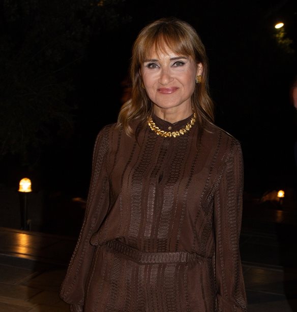 &#x397; &#x39C;&#x3AC;&#x3C1;&#x3B1; &#x396;&#x3B1;&#x3C7;&#x3B1;&#x3C1;&#x3AD;&#x3B1; &#x3C3;&#x3C4;&#x3BF; &#x3BA;&#x3BF;&#x3BC;&#x3BC;&#x3C9;&#x3C4;&#x3AE;&#x3C1;&#x3B9;&#x3BF; | &#x3A4;&#x3BF; &#x3BC;&#x3BF;&#x3BD;&#x3C4;&#x3AD;&#x3C1;&#x3BD;&#x3BF; hair look &#x3C0;&#x3BF;&#x3C5; &#x3AD;&#x3B4;&#x3C9;&#x3C3;&#x3B5; &#x3BC;&#x3B9;&#x3B1; &#x3BD;&#x3CC;&#x3C4;&#x3B1; &#x3B1;&#x3BD;&#x3B1;&#x3BD;&#x3AD;&#x3C9;&#x3C3;&#x3B7;&#x3C2; &#x3C3;&#x3C4;&#x3B7;&#x3BD; &#x3B5;&#x3BC;&#x3C6;&#x3AC;&#x3BD;&#x3B9;&#x3C3;&#x3AE; &#x3C4;&#x3B7;&#x3C2;