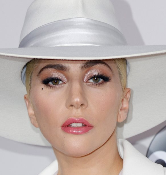 &#x397; &#x3C5;&#x3C0;&#x3B5;&#x3C1;&#x3B2;&#x3BF;&#x3BB;&#x3AE; &#x3C3;&#x3C4;&#x3BF; &#x3BC;&#x3B5;&#x3B3;&#x3B1;&#x3BB;&#x3B5;&#x3AF;&#x3BF; &#x3C4;&#x3B7;&#x3C2; | &#x397; Lady Gaga &#x3C4;&#x3C5;&#x3BB;&#x3B9;&#x3B3;&#x3BC;&#x3AD;&#x3BD;&#x3B7; &#x3BC;&#x3B5; &#x3C7;&#x3B1;&#x3C1;&#x3C4;&#x3BF;&#x3BD;&#x3BF;&#x3BC;&#x3AF;&#x3C3;&#x3BC;&#x3B1;&#x3C4;&#x3B1; &#x3C4;&#x3C9;&#x3BD; 100 &#x3B4;&#x3BF;&#x3BB;&#x3B1;&#x3C1;&#x3AF;&#x3C9;&#x3BD; &#x3C3;&#x3C4;&#x3B7; &#x3BD;&#x3AD;&#x3B1; &#x3C4;&#x3B7;&#x3C2; extravagant &#x3B5;&#x3BC;&#x3C6;&#x3AC;&#x3BD;&#x3B9;&#x3C3;&#x3B7;