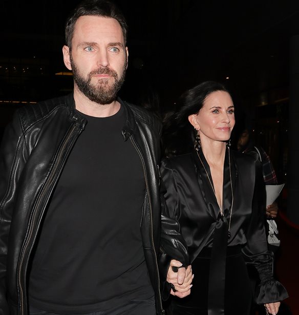 Courteney Cox - Johnny McDaid | &#x397; &#x3C3;&#x3C0;&#x3AC;&#x3BD;&#x3B9;&#x3B1; &#x3BA;&#x3BF;&#x3B9;&#x3BD;&#x3AE; &#x3B5;&#x3BC;&#x3C6;&#x3AC;&#x3BD;&#x3B9;&#x3C3;&#x3AE; &#x3C4;&#x3BF;&#x3C5;&#x3C2; &#x3C3;&#x3C4;&#x3BF; &#x3BA;&#x3CC;&#x3BA;&#x3BA;&#x3B9;&#x3BD;&#x3BF; &#x3C7;&#x3B1;&#x3BB;&#x3AF;